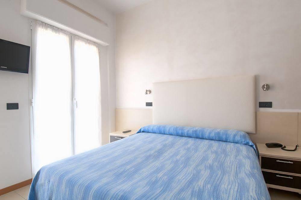 Hotel Aria Di Mare - Bed & Brunch In Centro A Riccione Exterior foto