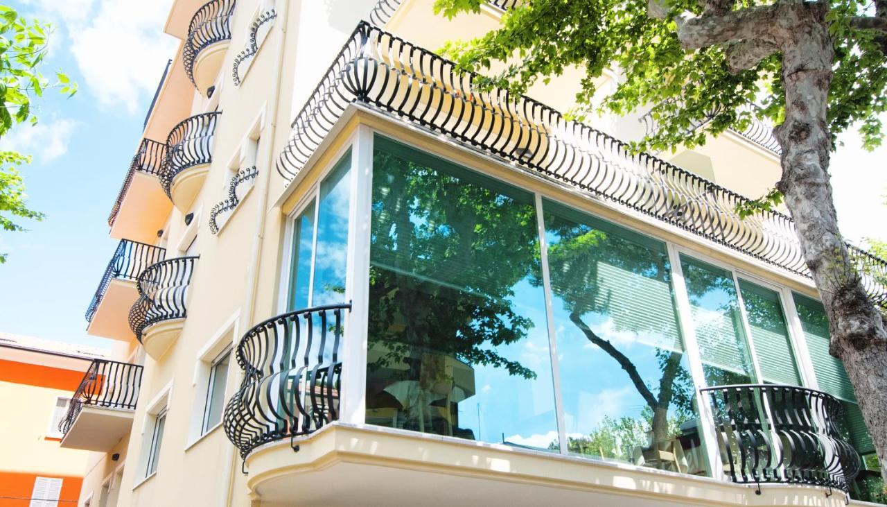 Hotel Aria Di Mare - Bed & Brunch In Centro A Riccione Exterior foto